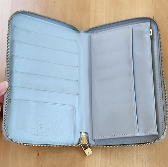 Louis Vuitton Wallet - Picture 9 of 17